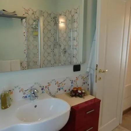 فندق مبيت وإفطار La Vigna Di Tina كوستيليولي دستي